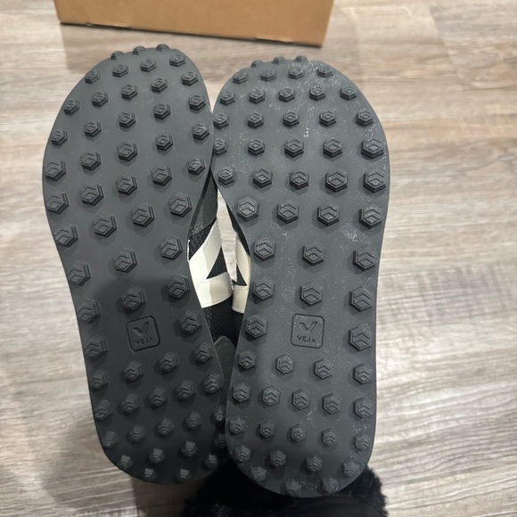 Veja Rio Bronco Alveomesh Black White Oxford Grey Sneakers - Picture 8 of 11